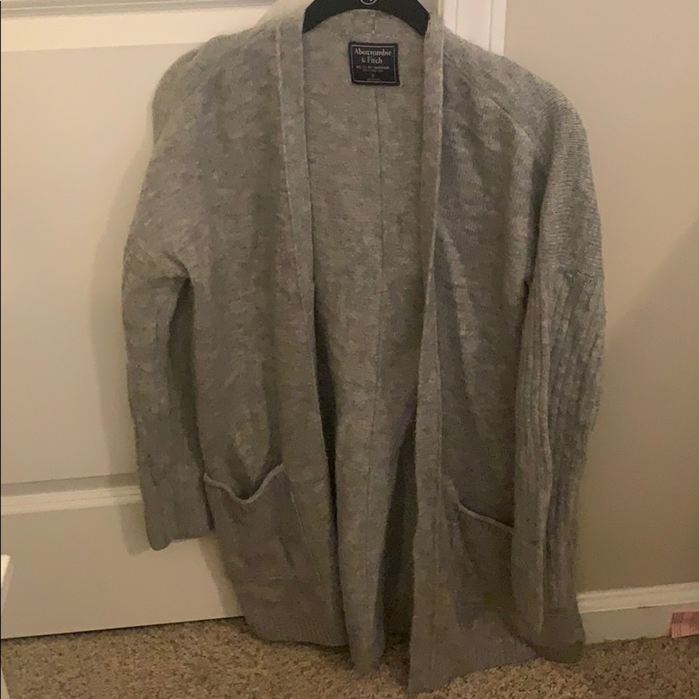 Pretty gray sweater